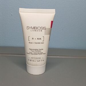 Symbiosis London Rose + Glycolic Acid Face Exfoliator - White